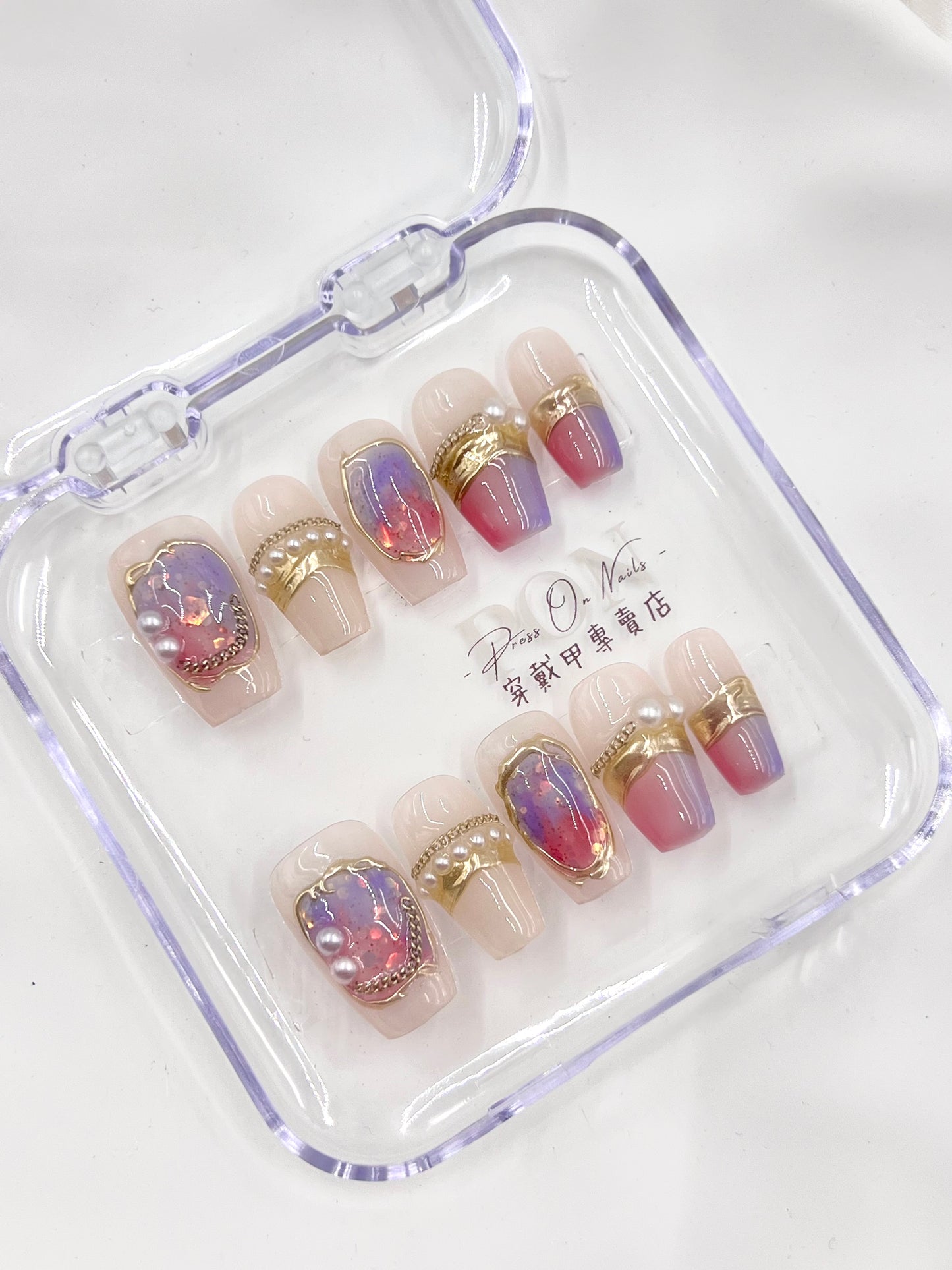 Baroque colorful gold French-press on nails