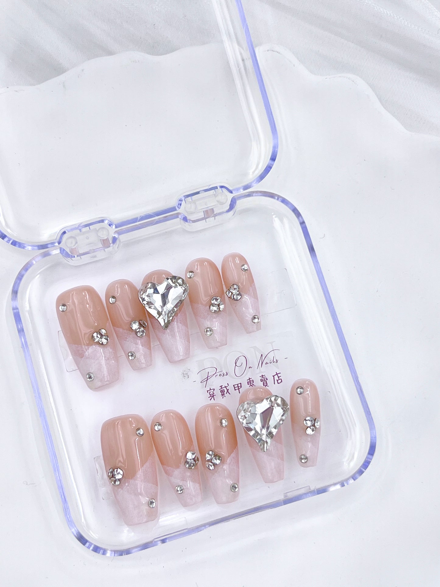 Nude small diamond love diamond French-wearing nail