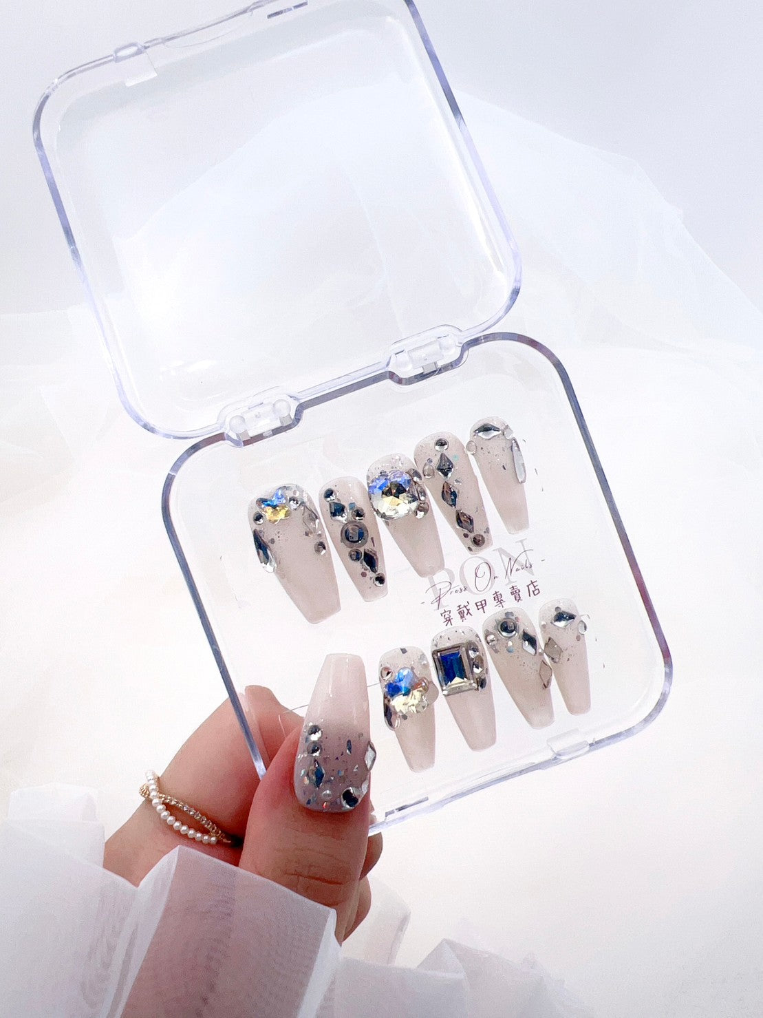 P821 Apricot White Diamond Long Ladder press on nails